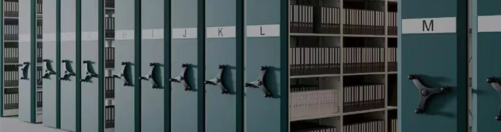 Estanterías y racks de acero
